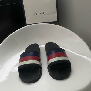 Mens Gucci slides size 10
